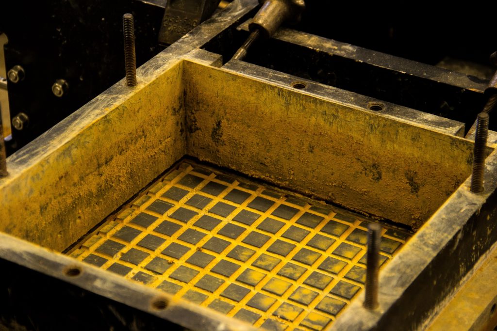 Direct shear testing apparatus